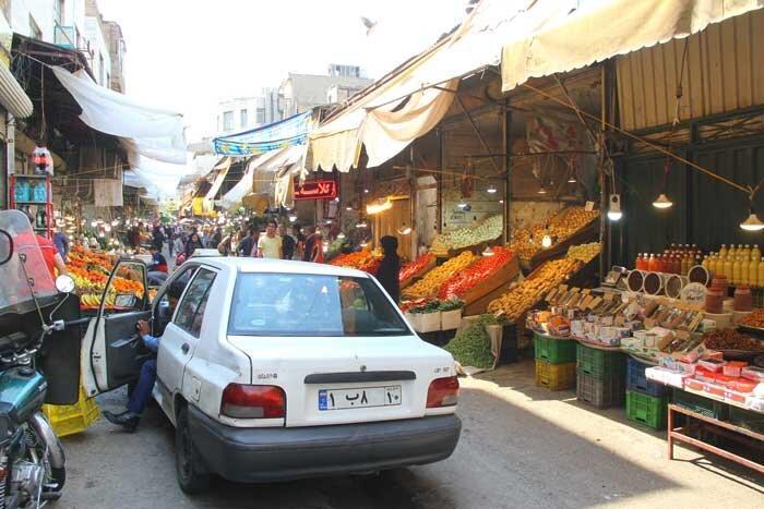 بازار میوه وتره بار در میدان امام حسین (ع) تقاطع خیابان دماوند تخریب شد