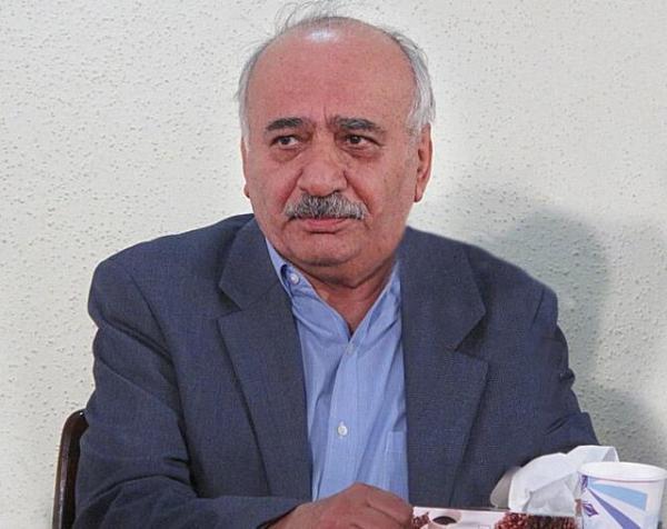 ناصر تکمیل همایون از جهان رفت