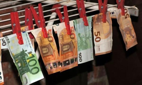 اولتیماتوم رئیس مرکز اطلاعات مالی: مجوز نگیرید، مظنون به پولشویی می شوید