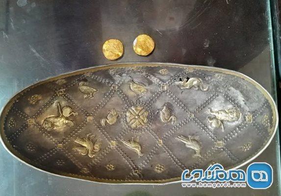 کشف و ضبط 2 سکه طلا و یک ظرف بیضی شکل از طریق نیروی انتظامی در شیروان